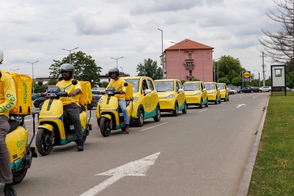 Electric two and four-wheelers in Timisoara's street