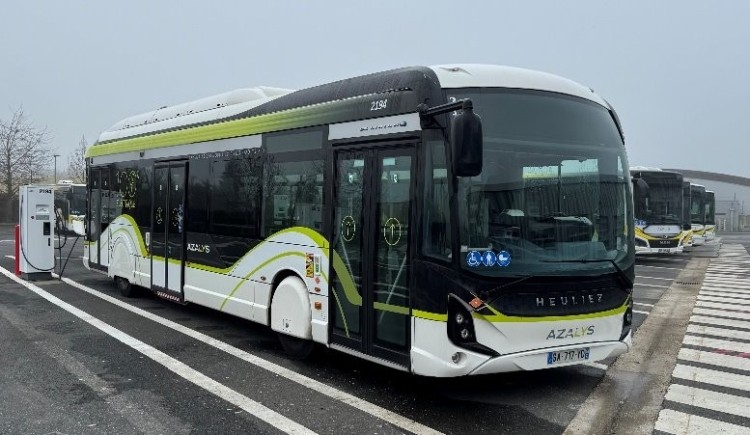 Electric bus