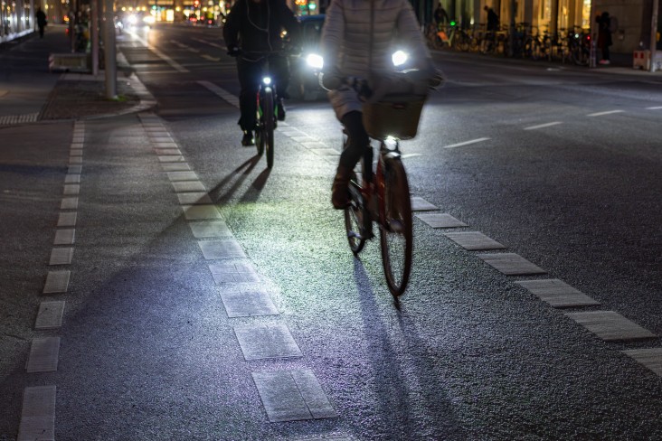 Image for Automatic night-time visibility analysis for vulnerable road users