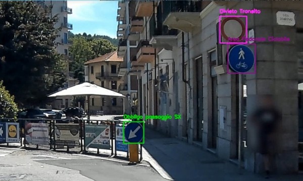 AI-powered device making road inventory