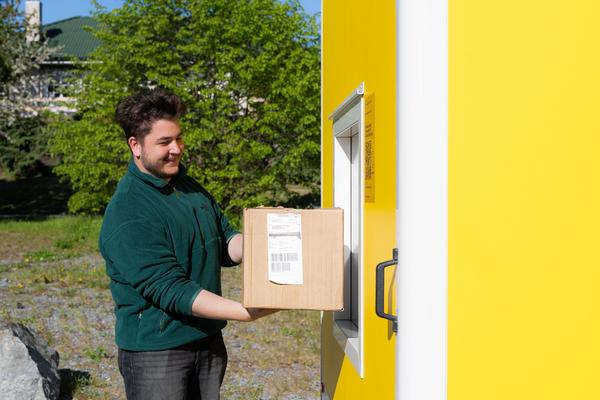 Parcel locker