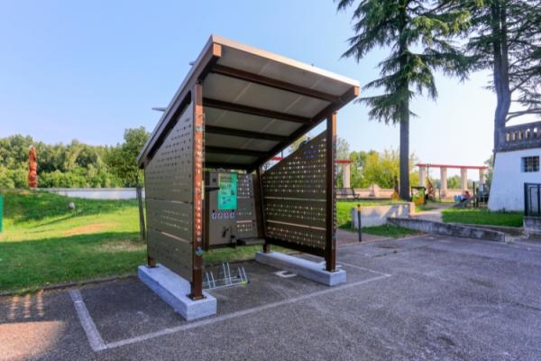 Margherita: Compact Charging Shelter