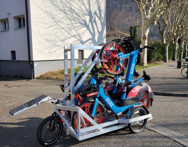 micro cargo RPV with capacity to load 5 bikes.
