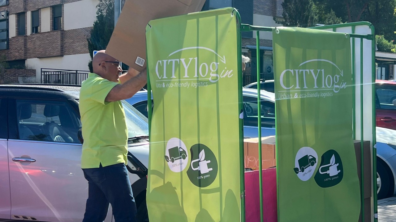 Citylogin delivery vehicle operating in the Las Rozas pilot area.
