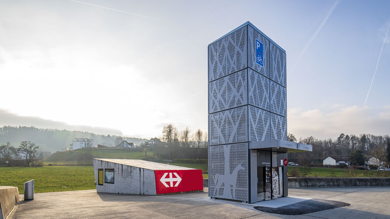 V-Locker Metal Facade