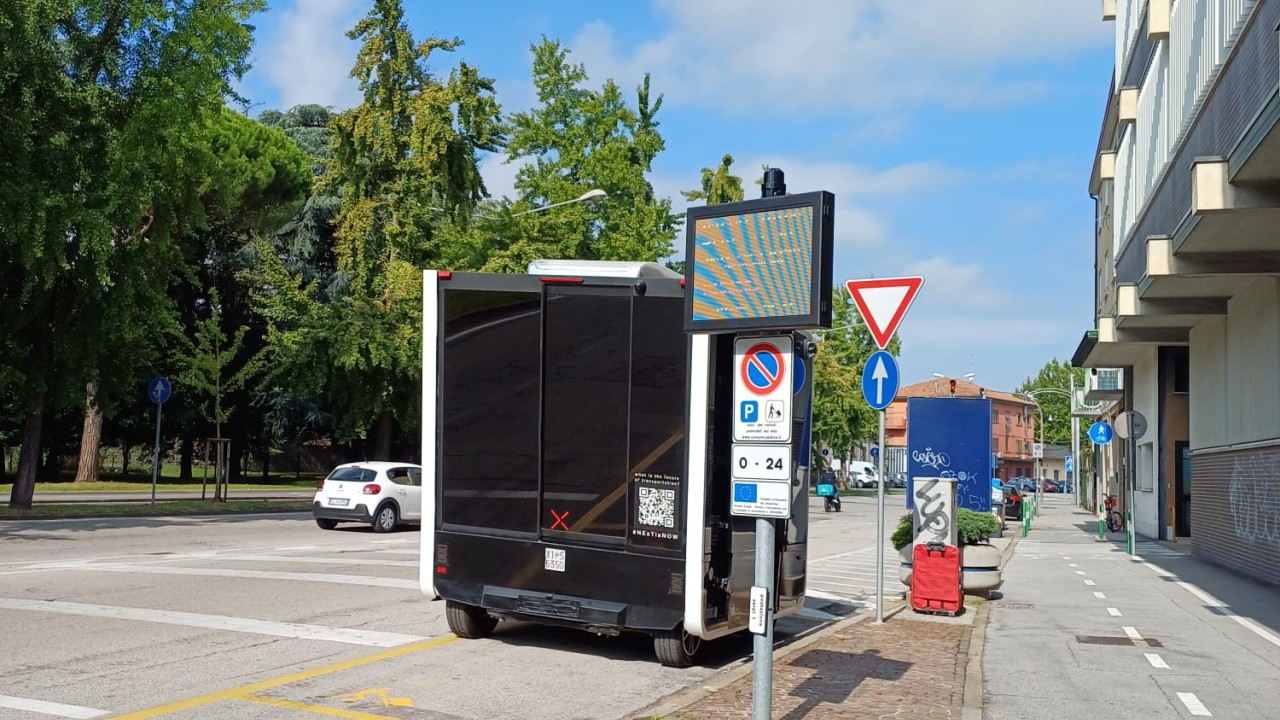 ePods mobile parcel locker parked in a designated loading and unloading bay as part of the Padua Living Lab demonstration.