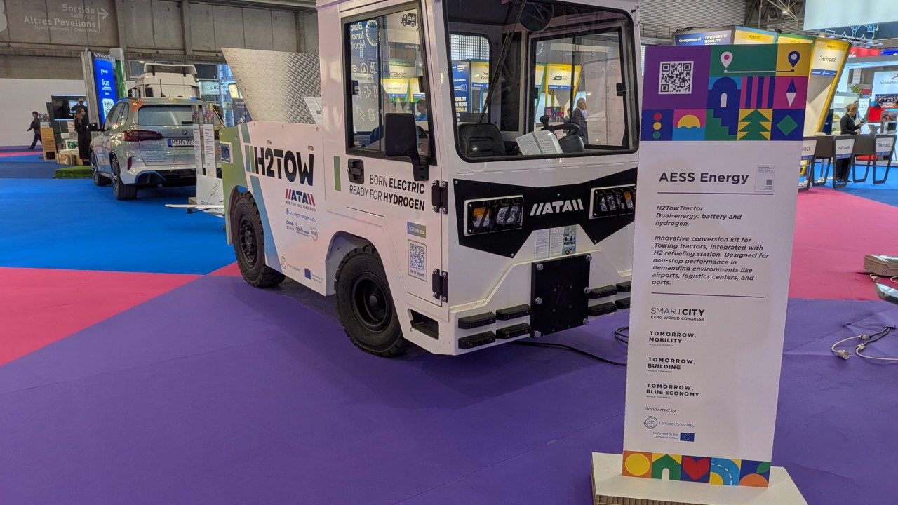 H2Tow Tractor at Tomorrow mobility