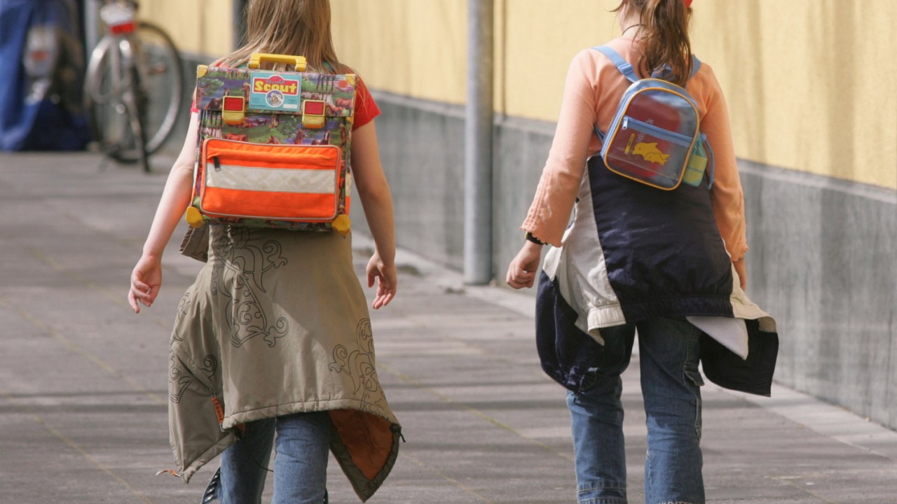 High frequency school routes for pedestrains and cyclists 