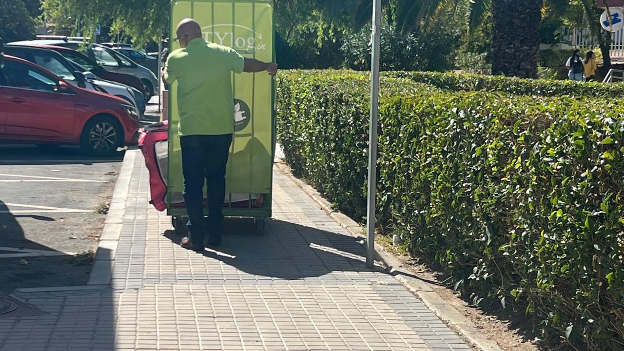 Citylogin delivery vehicle operating in the Las Rozas pilot area.