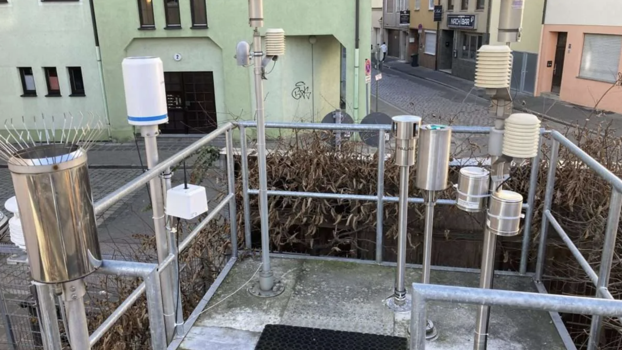 EMSOL device deployed with alternative environmental monitoring equipment