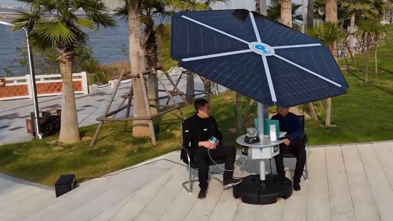 SolarSol600 plug and play system to enjoy the shade and power your personal devices. 