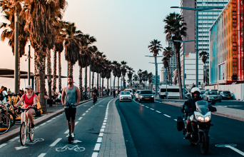 Image for Tel-Aviv: What are the best ways to manage the curbside?
